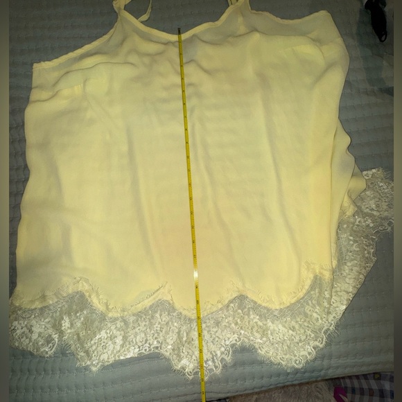 Torrid sheer flowy yellow Lace Trim Women's camo tank. Size 1. GUC - Picture 9 of 9